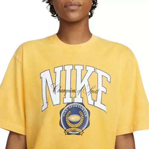 Women's Nike Sportswear Team-Inspired Graphic T-Shirt 5 Women's Nike Sportswear Team-Inspired Graphic T-Shirt - Image 3